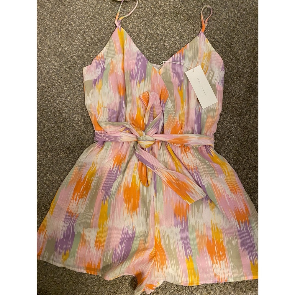 New Womens Romper, instant sellout. Sz L